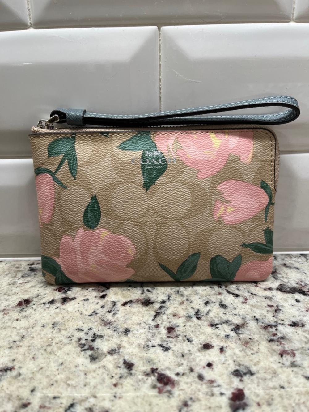Coach Cameo Rose Print Wristlet NWOT